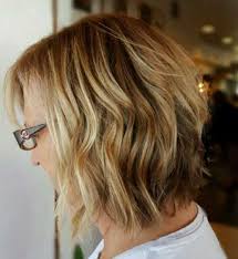 We prepared great bob and short hair styles to be trendy in 2018. Stylish Short Haircuts For Wavy Hair To Catch The Wave Trend