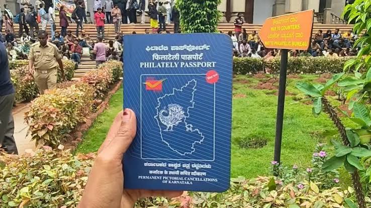 वायरल फिलाटेली पासपोर्ट, जिसके लिए बेंगलुरु में सुबह 5:30 बजे से ही लोगों की लंबी कतारें लग गई थीं - इंडिया टुडे