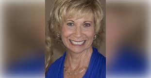 Ellen Gittleman's Instagram, Twitter & Facebook