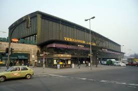 Bahnhof berlin zoologischer garten nachtaufnahme.jpg 3,200 × 4,800; Charlottenburg Bahnhof Zoo Berlin 1974 Wikia Fandom