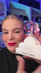 Todo sobre el perfume Cloud Pink de Ariana Grande