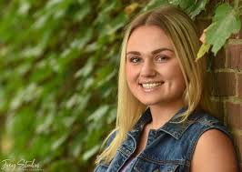 Adopted* by Tabetha Michelle Corter😍 Anyiah Renee Marshall is our Senior  at Effingham County High School. She is a very smart, hardworking, and  motivated young lady! She has been accepted at Albany