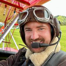 Does anyone offer low flying over Fish River Canyon and Sossusvlei in a  small plane in Namibia?