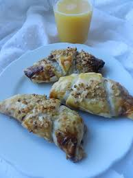 Croissants Express Chocolat Banane Pralin C Est Pas D La Tarte Recettes De Cuisine Recette Cuisine Facile Manger Sainement Recette