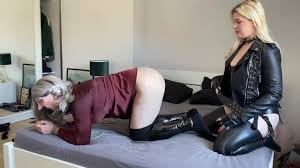 Mistress have fun with her sissy girl