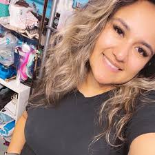 How to maintain control when bridling a horse?