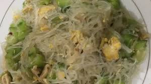 Terbukti, oyong tak hanya lezat dimasak dengan misoa dan dijadikan sayur bening! Tumis Oyong Mix Soun Dimanaja Com