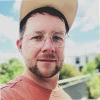 Robert Riordan's Instagram, Twitter & Facebook