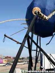 The @bigbluebug #nibbleswoodaway sitting atop the pest control building along 95 in #providence is letting its light shine on kids @hasbrochildrens as part of the #goodnightlights program. World S Largest Bug Providence Rhode Island