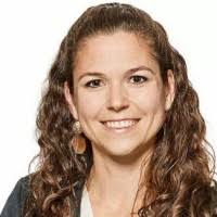 Anna Salzer's Instagram, Twitter & Facebook