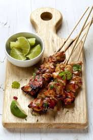 Brochettes De Poulet Epice Marinees Au Citron Vert Chicken Skewer Recipe Food Barbecue Recipes