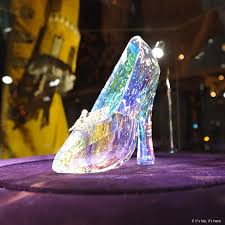 In an interview, lily james (cinderella) said that the iconic glass slipper used in this movie really doesn't fit on her foot. If It S Hip It S Here The Latest In Global Design And Creativity