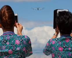 Enjoy a bonus side trip to west malaysia, bangkok or singapore where the flight is on us, you just pay the taxes. Malaysia Airlines Archives Paddle Your Own Kanoo