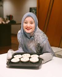 Jangan panggil gue pak haji adalah judul sinetron yang ditayangkan di sctv. 10 Potret Dinda Hauw Pemeran Nissa Di Jangan Panggil Gue Pak Haji