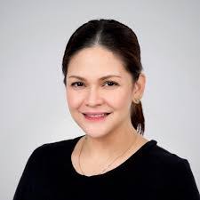 Gwen Griffiths's Instagram, Twitter & Facebook