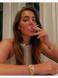 Buffie Wallace's Instagram, Twitter & Facebook