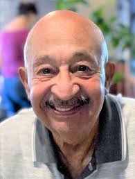 Peter Mott's Instagram, Twitter & Facebook