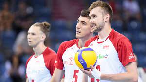 Od sezonu 2020/2021 w drużynie pge skra bełchatów , do której został wypożyczony na jeden sezon 1. B0zbsgvetrgdom