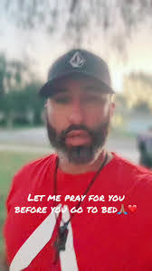 Justin Flora's Instagram, Twitter & Facebook