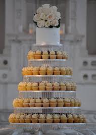 Google Image Result For Http 3 Bp Blogspot Com Amnzzgsaypm Tcwhc349gzi Aaaaaaaaa34 Yxvq9xo5k8c S1600 Cupcake Tower Wedding Cupcake Tower Cake Cupcake Tower