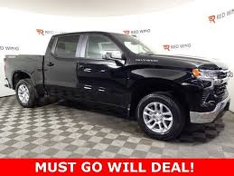 New 2024 Chevrolet Silverado 1500 LT Crew Cab in Red Wing #2G4162