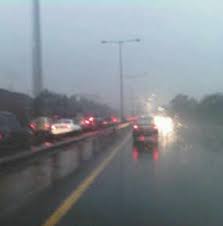 Hujan pagi yang gelap mp3 & mp4. Gerimis Sapa Jakarta Pagi Ini
