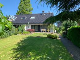 Haus zum kauf in sundern. Schon Gelegene Grosszugige Dhh Auf Traumhaftem Grundstuck 2 Bader Vollkeller Gr Garage 33332 Gutersloh Sundern Id 2781 Verkauft G W Immobilien Gmbh