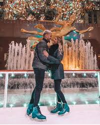 La Demande En Mariage De Thibault A Jessica A New York Aww Socute Engaged Married Wedding Comingsoon Jessicathivenin Celebrity Couples Snapchat Couples