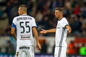 Gliwicki zespół nie zdecydował się na. Pilkarze Piasta Gliwice Zarabiaja Duzo Mniej Ale Sa Blisko Odebrania Legii Mistrzostwa Polski Legia Duzo Placi Ale Tytul Traci Super Express