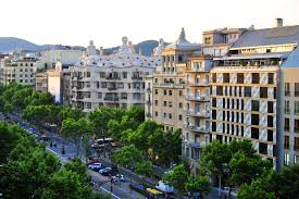 Vibrant and colourful barcelona lively and colourful barcelona faces the mediterranean sea and features the world's top city beaches, including sant sebastià, barceloneta and somorrostro beaches. Barrio Eixample Cerrajeros Barcelona Cerrajeria Cat