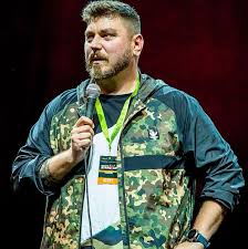Dar el nu este un. Actorul FocÈ™Äƒnean Micutzu Cosmin Nedelcu Se ImplicÄƒ In Strangerea SemnÄƒturilor Pentru IniÈ›iativa FÄƒrÄƒ Penali In FuncÈ›ii Publice