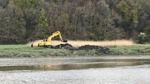 Le principal suspect, hubert caouissin, de retour dans la ferme de l'horreur », 12 mars 2019 (consulté le 12 mars 2019). Affaire Troadec Reprise Des Fouilles Pres De La Ferme D Hubert Caouissin Video Dailymotion