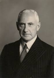 Charles Deans's Instagram, Twitter & Facebook