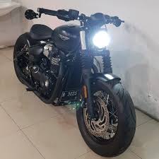 Fs All New Triumph Bonneville Bobber Black 2018 Full Paper Low Mileage 354km B 09 19 1200cc Motone Uk Riser Handle Bar Triumph Bikes Bonneville Motorcycle