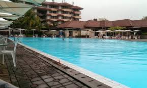 Maka hotel dengan private pool di jakarta yang satu ini menawarkan kolam renang indoor atau berada di dalam ruangan. 10 Gambar Kolam Renang Jakarta 2021 Untuk Umum Bagus Murah