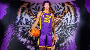His parents separated in 2007 when he was just 4. Shaq S Son Shareef O Neal Spurs Speculation With Lsu Visit And Social Media Post