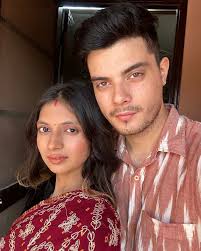 Meri shadi nai Hui abhi ☺️ . . . . . . . . #photooftheday #couplegoals  #picoftheday #photoshoot #picture