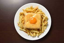 711 od 2.165 restorana u portu. Francesinha Do Cafe Santiago Eleita Uma Das 50 Melhores Sanduiches Da Europa