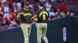 Padres' Playoff Hopes Dwindling? Machado Feels the Pressure! - Imagen principal del artículo