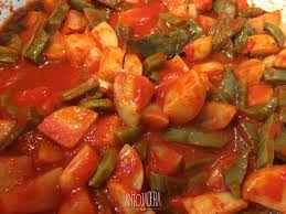 Bistec En Salsa Roja De Jitomate La Antojadera Papas Con Nopales En Chile Guajillo Receta Comidas Con Nopales Como Cocinar Nopales Comidas Con Papas