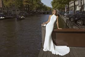 Angefangen bei den beliebtesten farben für die nebendarsteller der braut. Brautkleid Elegant Und Edel Qiez