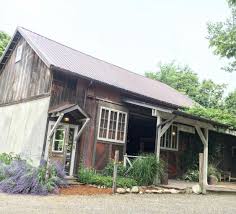 1 5 Hours From Chicago Wedding Barn Barn House Styles Barn Wedding