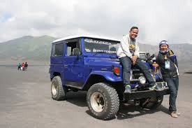 Biaya ke bromo naik mobil. Travel Sensasi Naik Jeep Di Lautan Pasir Bromo
