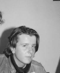 Mon père Ali balaska 70 ans d'origine algérienne Ancien étudiant à Grenoble  France en 1974/75 jusqu'en 1979 Recherche son Ami André Levi âgée d'environ  74 ans Sa Femme Sophie était originaire de