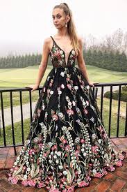 A fit and flare covered in cheerful daisies from maison jules, only at macy's, makes running errands a bit more fun. Elegant Black Floral Long Prom Dress Floral Prom Dresses Prom Dresses Plus Size Prom Dresses