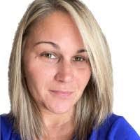 Kathi Arnold's Instagram, Twitter & Facebook