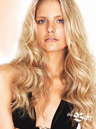 Danielle Seitz's Instagram, Twitter & Facebook