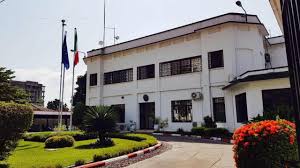 Luca attanasio, ambasciatore italiano nella repubblica democratica del congo, è stato ucciso in un attacco a un convoglio delle nazioni unite nel congo orientale, a goma. Congo Uccisi L Ambasciatore Luca Attanasio E Un Carabiniere Della Scorta