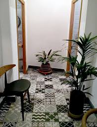 1515 route du puy ste reparade 13089 aix en provence fr. Carocim Paola Navone Minimalistisch Flur Marseille Von Carocim France Houzz