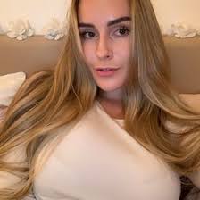 Eleanor Forsyth's Instagram, Twitter & Facebook